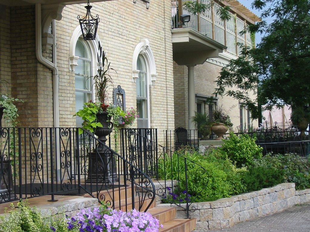 Queens Village for Seniors London ON N6B1Y7